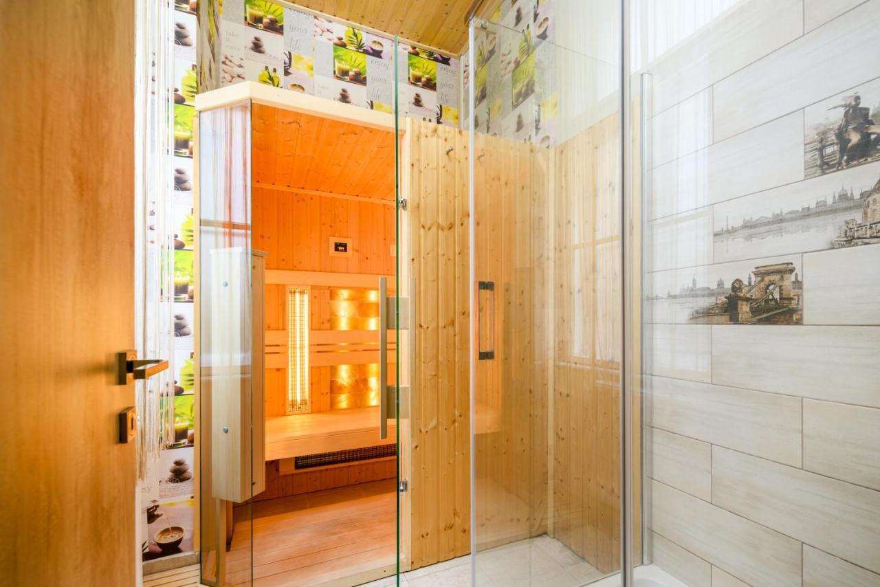 Downtown Deluxe-Two Bedroom Apartment With Sauna Budapest Exterior photo